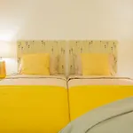 Rent4rest - Downtown Designer's Apartman *